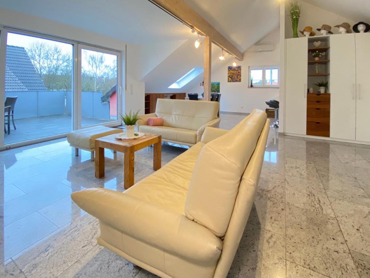 4 Zimmer Apartment, 125 Qm, Ruhig Und Zentrumsnah, Max 5 Pers, Dachterasse, Garage, 1000 Mbit Böblingen Eksteriør bilde