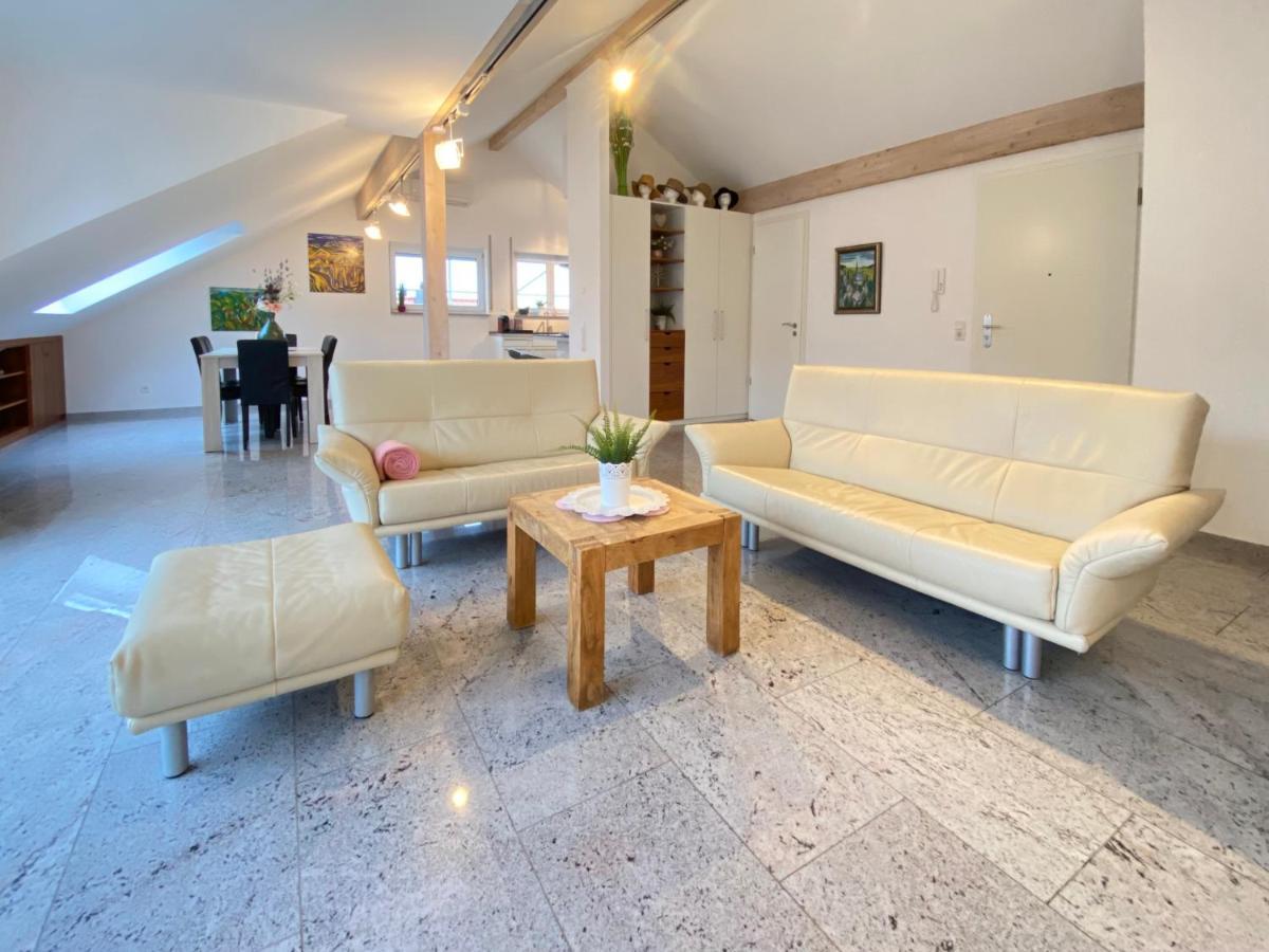4 Zimmer Apartment, 125 Qm, Ruhig Und Zentrumsnah, Max 5 Pers, Dachterasse, Garage, 1000 Mbit Böblingen Eksteriør bilde