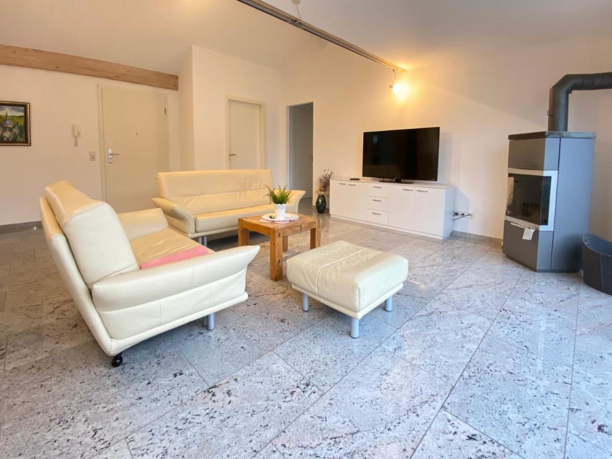 4 Zimmer Apartment, 125 Qm, Ruhig Und Zentrumsnah, Max 5 Pers, Dachterasse, Garage, 1000 Mbit Böblingen Eksteriør bilde