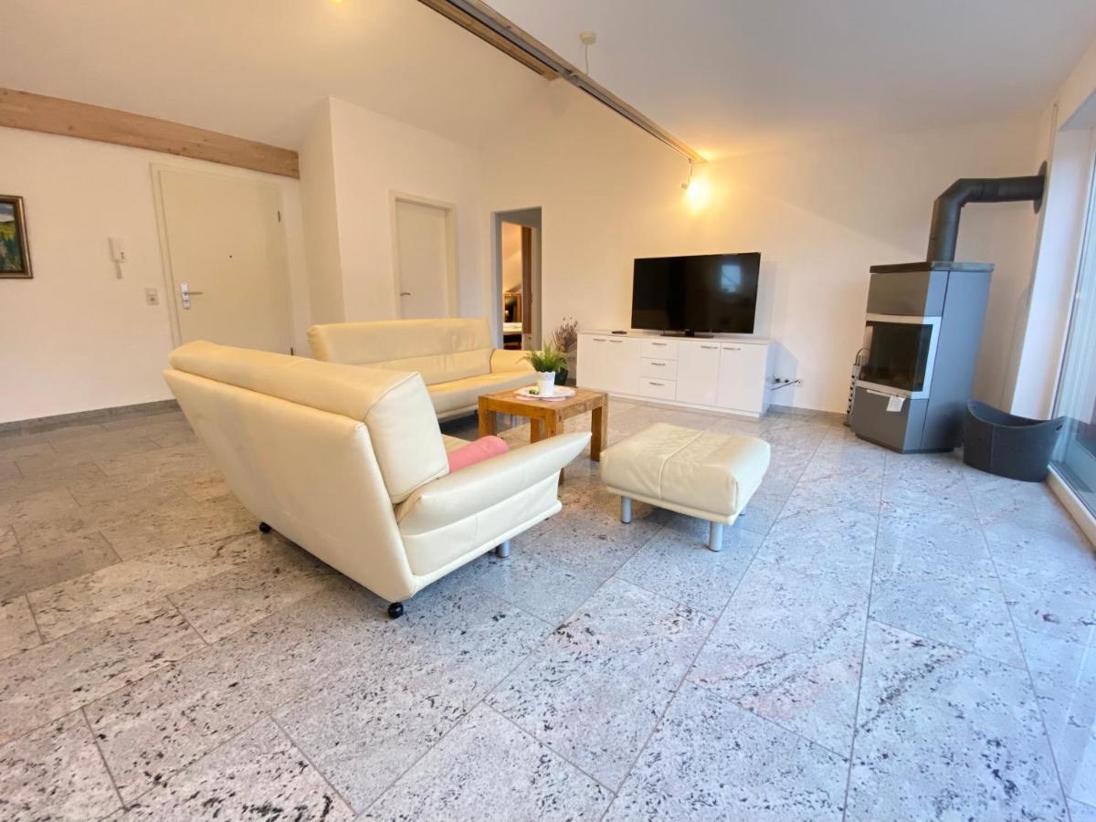 4 Zimmer Apartment, 125 Qm, Ruhig Und Zentrumsnah, Max 5 Pers, Dachterasse, Garage, 1000 Mbit Böblingen Eksteriør bilde