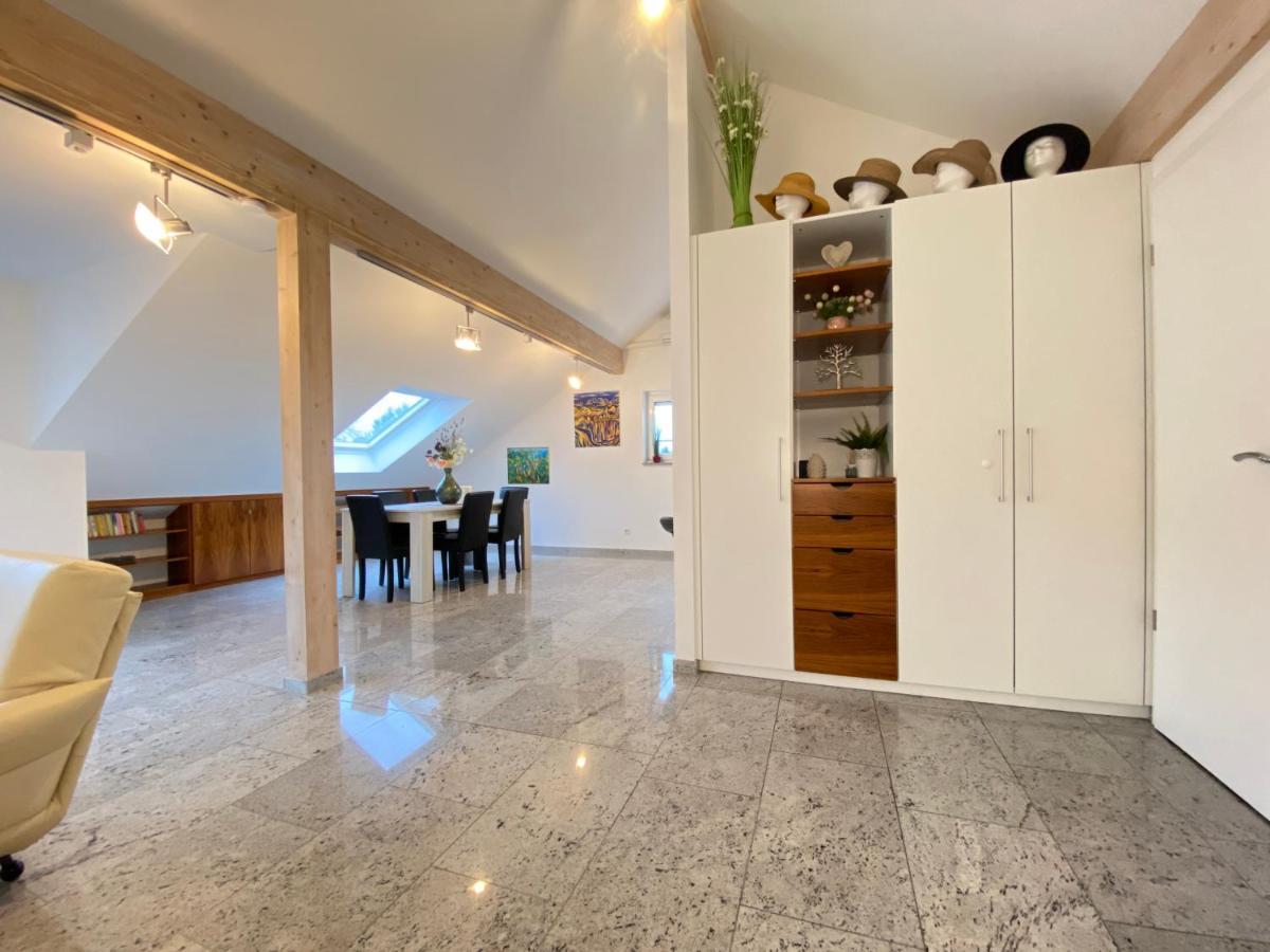 4 Zimmer Apartment, 125 Qm, Ruhig Und Zentrumsnah, Max 5 Pers, Dachterasse, Garage, 1000 Mbit Böblingen Eksteriør bilde