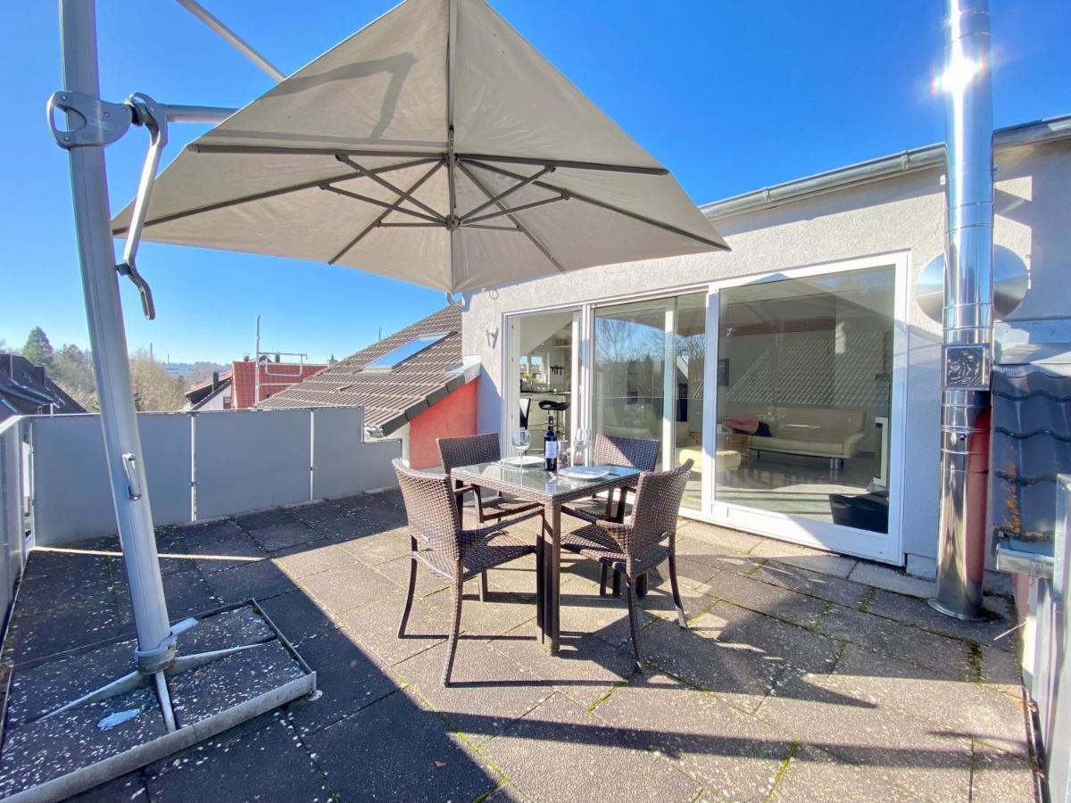 4 Zimmer Apartment, 125 Qm, Ruhig Und Zentrumsnah, Max 5 Pers, Dachterasse, Garage, 1000 Mbit Böblingen Eksteriør bilde