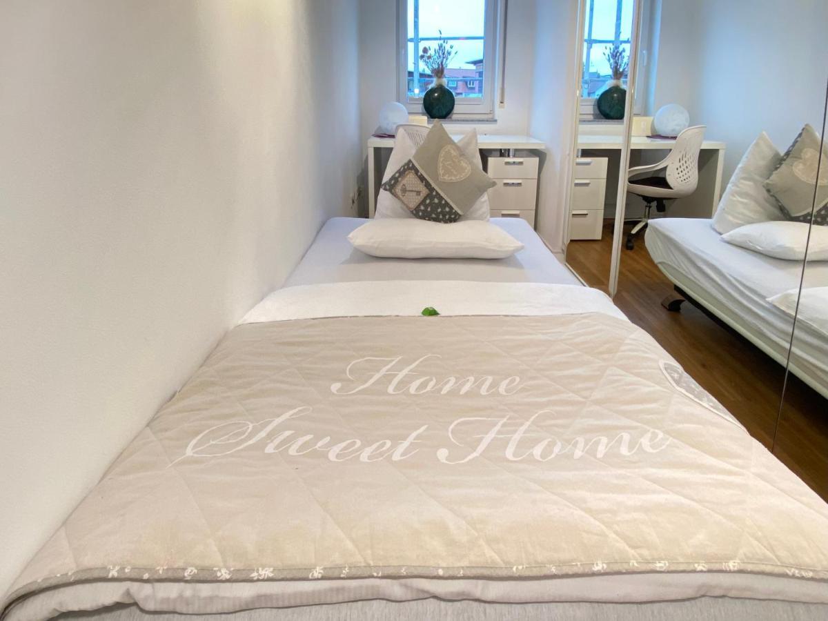 4 Zimmer Apartment, 125 Qm, Ruhig Und Zentrumsnah, Max 5 Pers, Dachterasse, Garage, 1000 Mbit Böblingen Eksteriør bilde