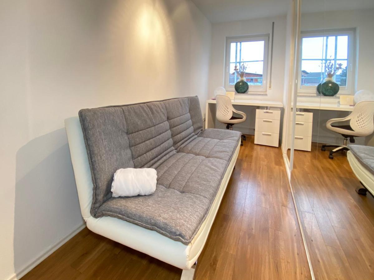 4 Zimmer Apartment, 125 Qm, Ruhig Und Zentrumsnah, Max 5 Pers, Dachterasse, Garage, 1000 Mbit Böblingen Eksteriør bilde