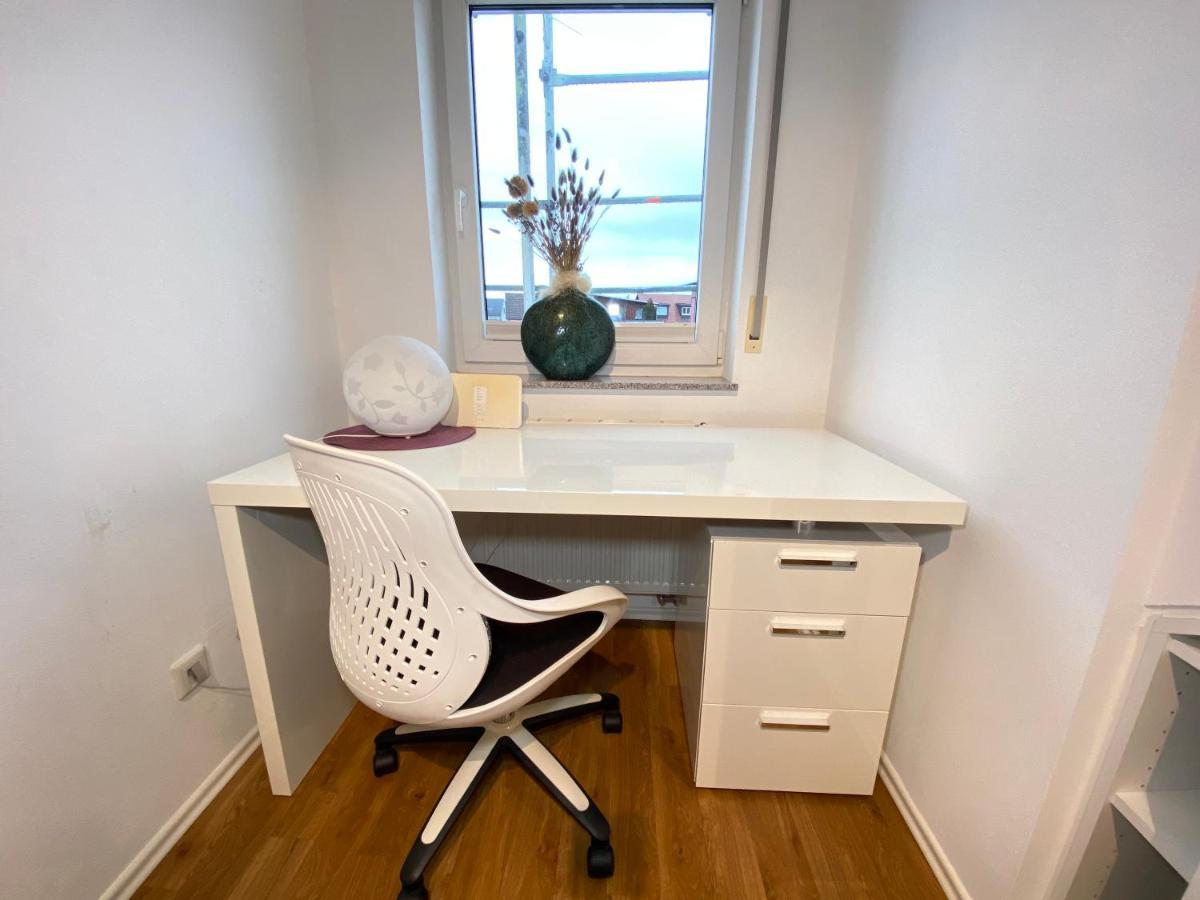 4 Zimmer Apartment, 125 Qm, Ruhig Und Zentrumsnah, Max 5 Pers, Dachterasse, Garage, 1000 Mbit Böblingen Eksteriør bilde
