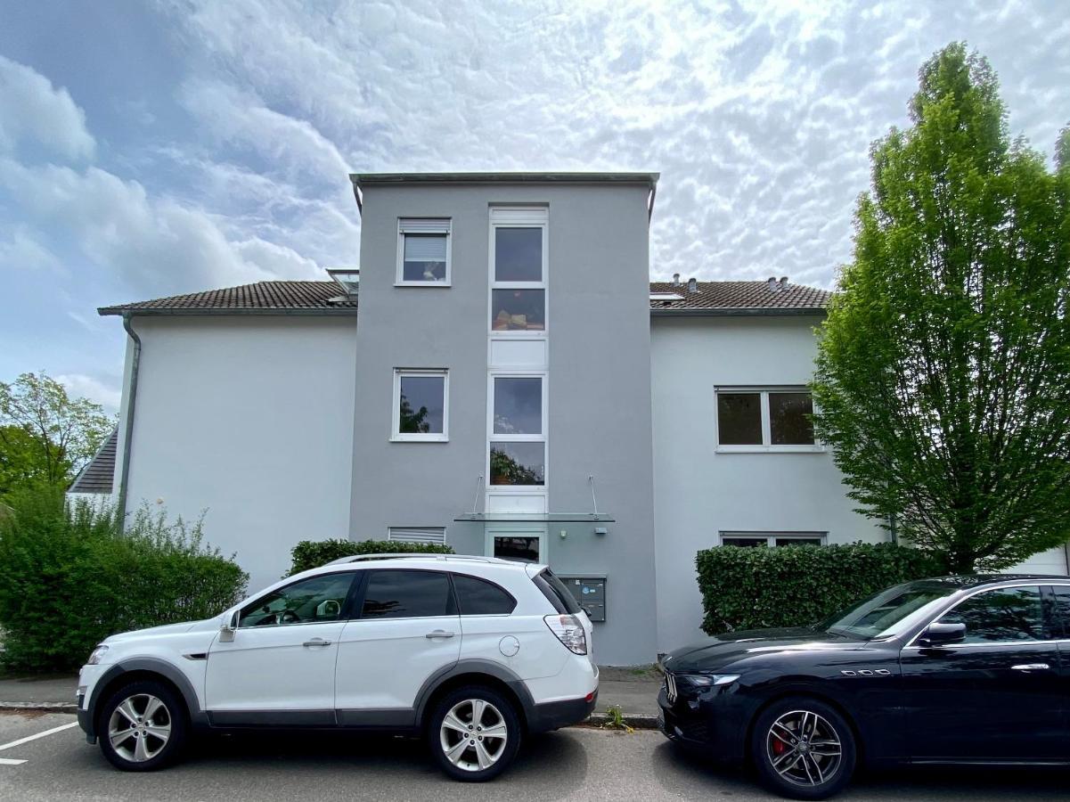 4 Zimmer Apartment, 125 Qm, Ruhig Und Zentrumsnah, Max 5 Pers, Dachterasse, Garage, 1000 Mbit Böblingen Eksteriør bilde